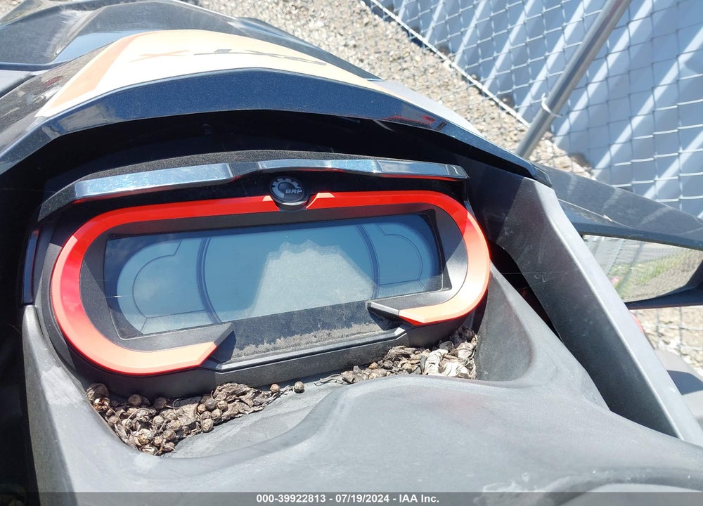2020 SEADOO RXT-X 300 VIN: YDV18143J920