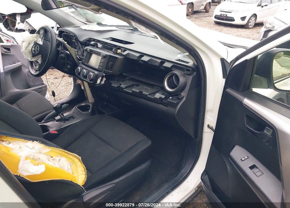 2016 TOYOTA RAV4 LE VIN: JTMZFREV4GJ078087