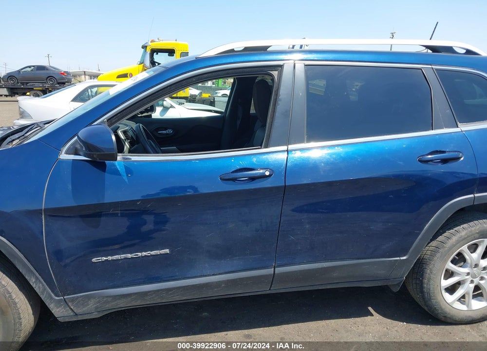 2018 JEEP CHEROKEE LATITUDE FWD VIN: 1C4PJLCX7JD573395