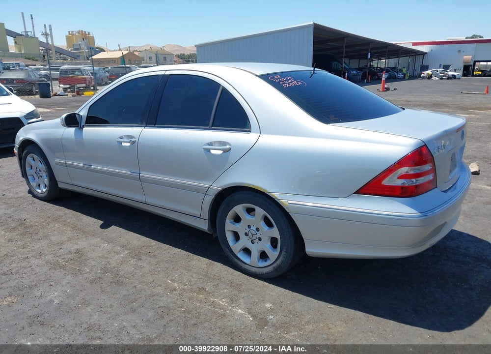 2005 MERCEDES-BENZ C 240 LUXURY VIN: WDBRF61J55F673742