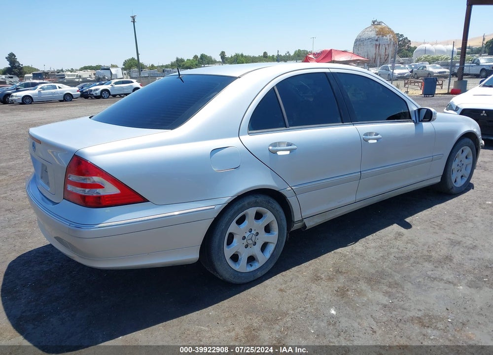 2005 MERCEDES-BENZ C 240 LUXURY VIN: WDBRF61J55F673742
