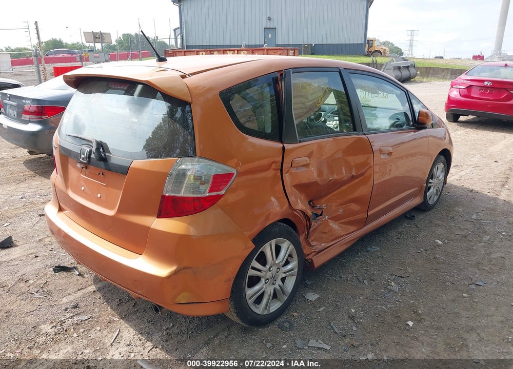 2011 HONDA FIT SPORT VIN: JHMGE8H55BC004740