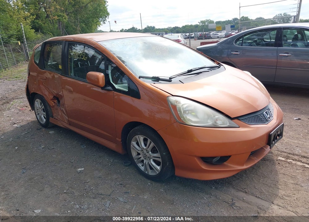 2011 HONDA FIT SPORT VIN: JHMGE8H55BC004740