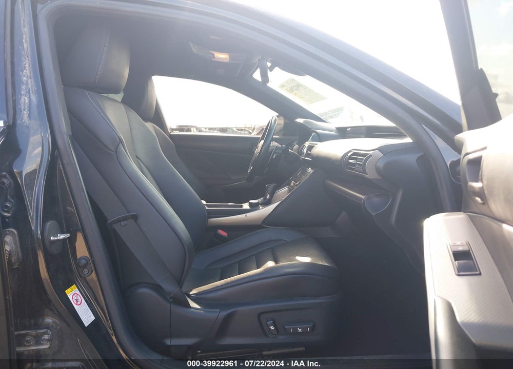 2018 LEXUS IS 300 VIN: JTHBA1D21J5064560
