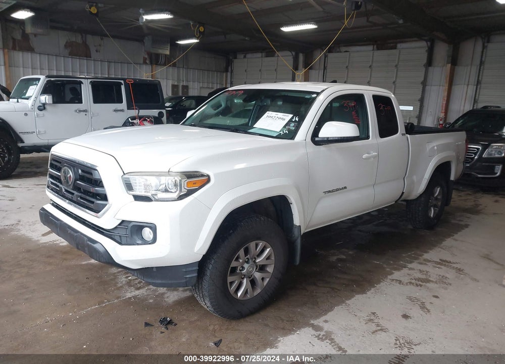 2018 TOYOTA TACOMA SR5 V6 VIN: 5TFSZ5AN8JX129893