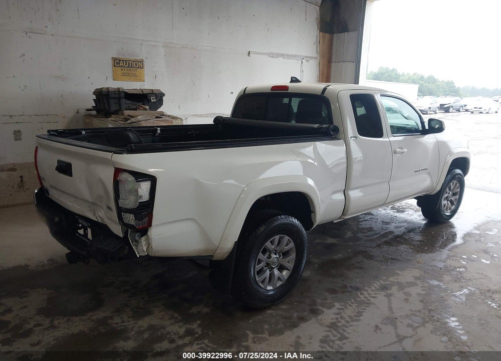 2018 TOYOTA TACOMA SR5 V6 VIN: 5TFSZ5AN8JX129893