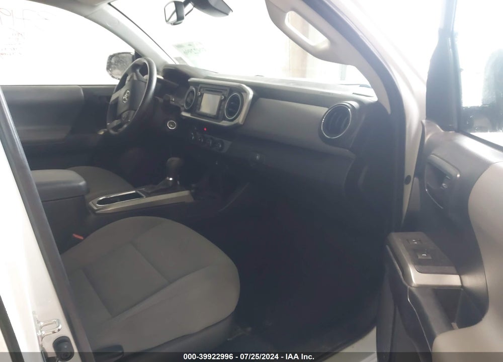 2018 TOYOTA TACOMA SR5 V6 VIN: 5TFSZ5AN8JX129893