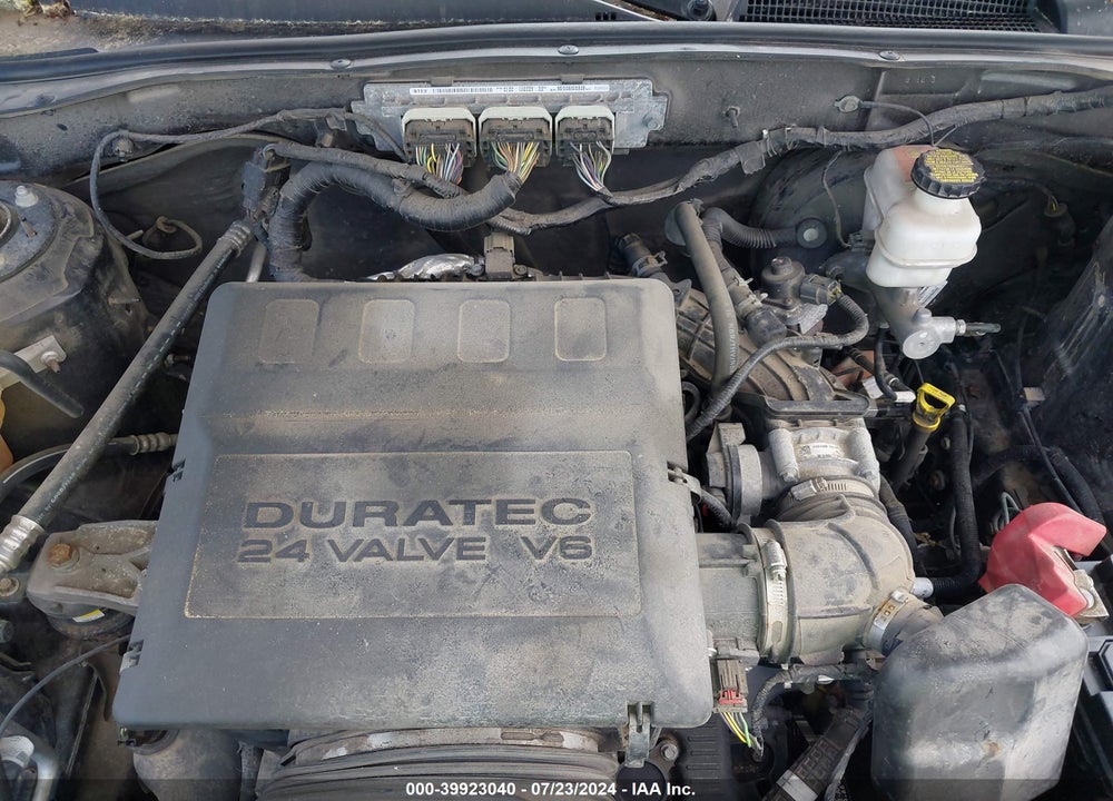 2010 FORD ESCAPE XLT VIN: 1FMCU0DG5AKD39282
