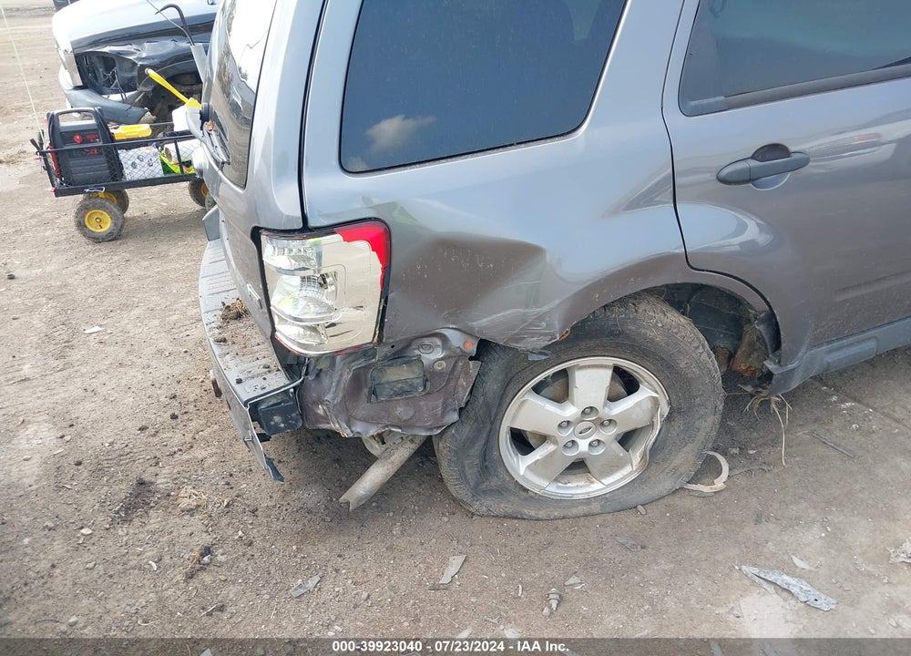 2010 FORD ESCAPE XLT VIN: 1FMCU0DG5AKD39282