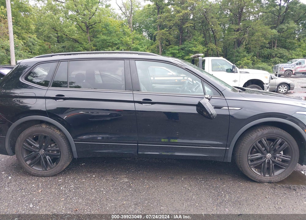 2022 VOLKSWAGEN TIGUAN 2.0T SE R-LINE BLACK VIN: 3VV8B7AX2NM096012