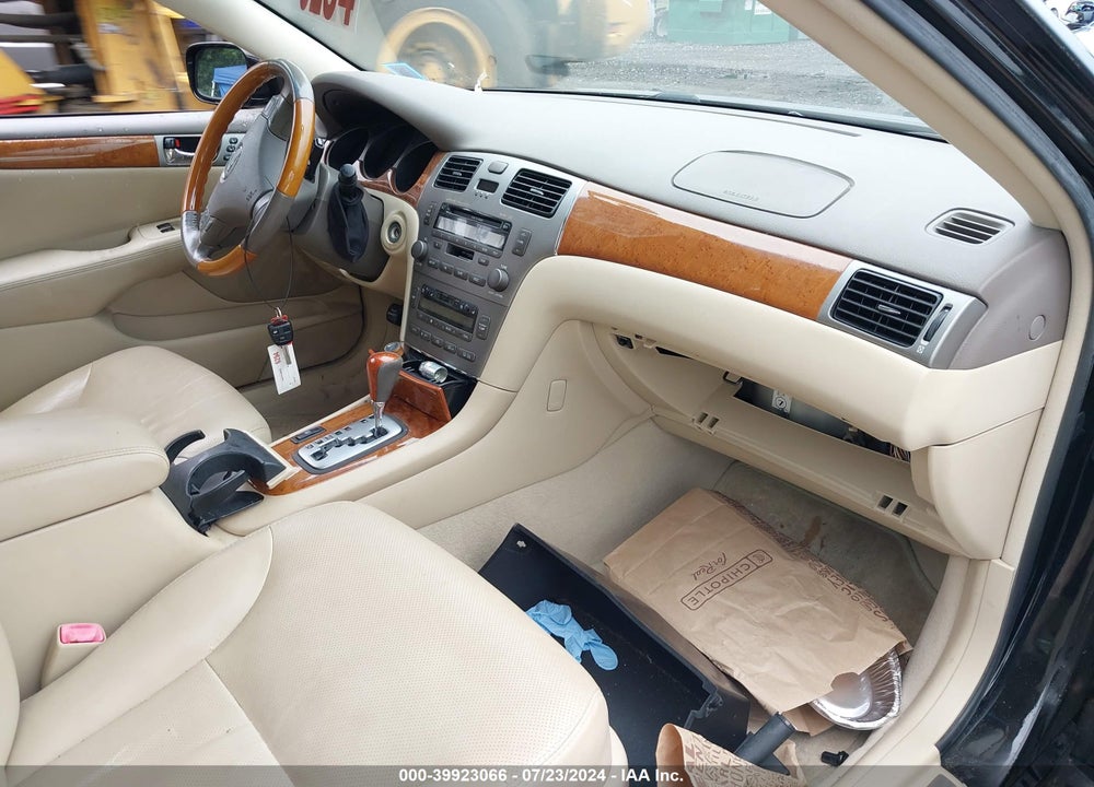 2005 LEXUS ES 330 VIN: JTHBA30G655113982