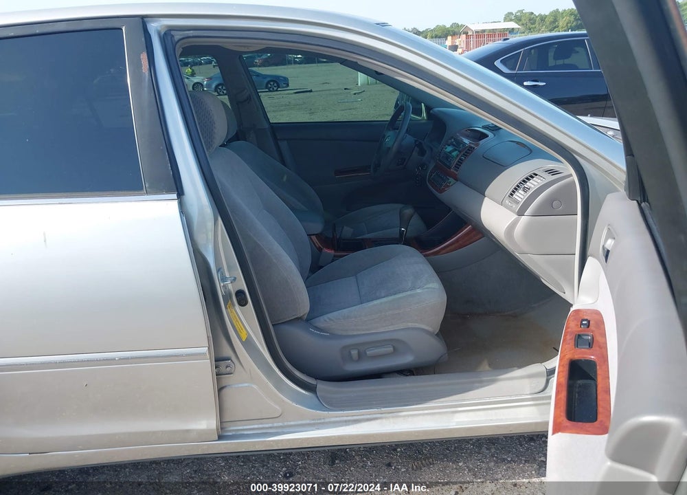 2003 TOYOTA CAMRY XLE VIN: 4T1BE30K03U258850