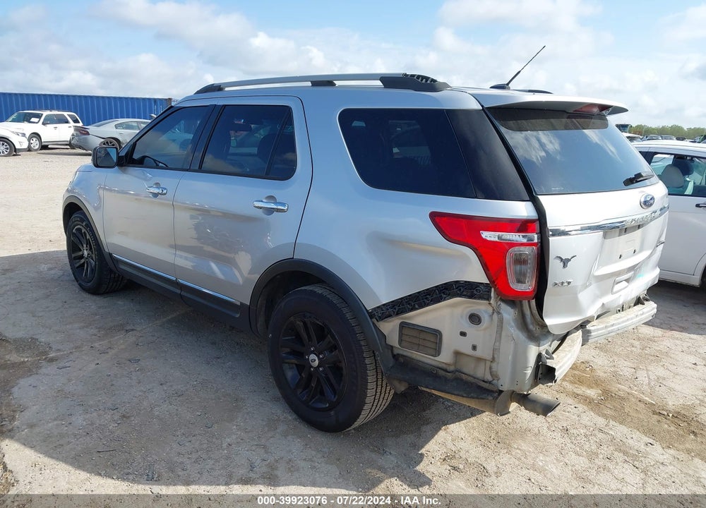 2015 FORD EXPLORER XLT VIN: 1FM5K7D82FGB18197