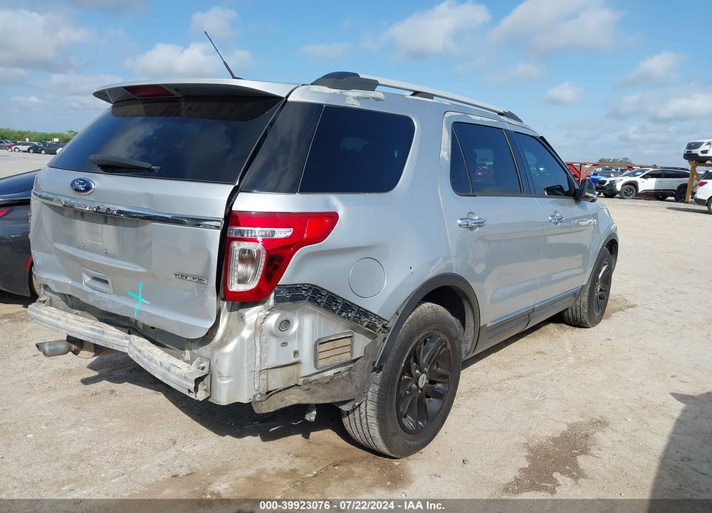2015 FORD EXPLORER XLT VIN: 1FM5K7D82FGB18197