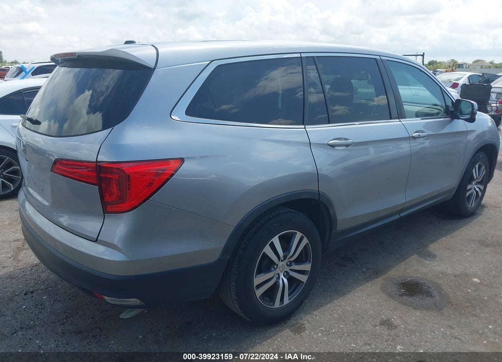 2018 HONDA PILOT VIN: 5FNYF5H56JB028161