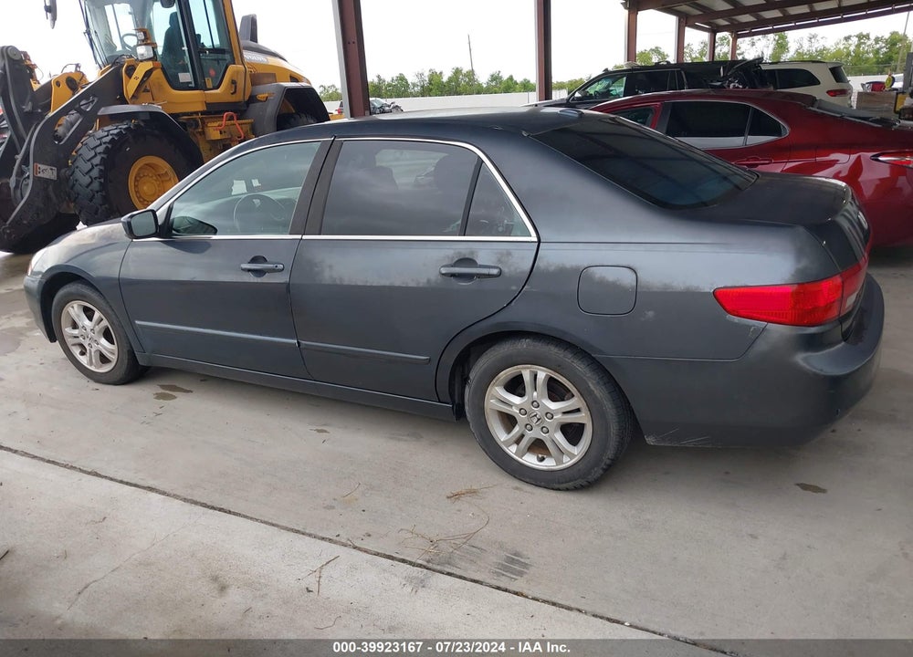 2005 HONDA ACCORD 2.4 EX VIN: 1HGCM56805A100212