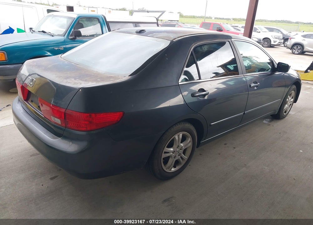 2005 HONDA ACCORD 2.4 EX VIN: 1HGCM56805A100212