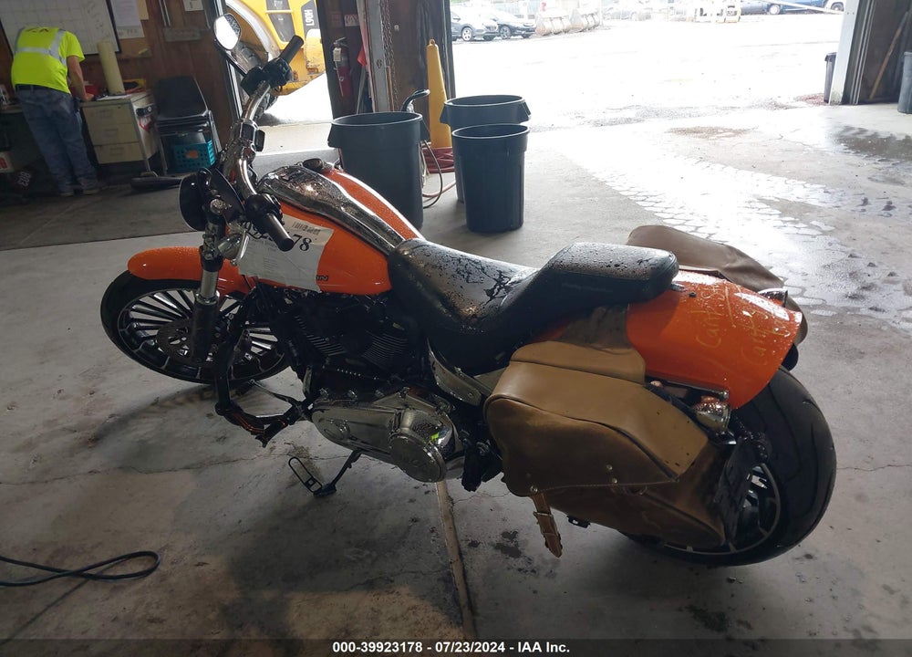 2023 HARLEY-DAVIDSON FXBR VIN: 1HD1YEZ11PB041661