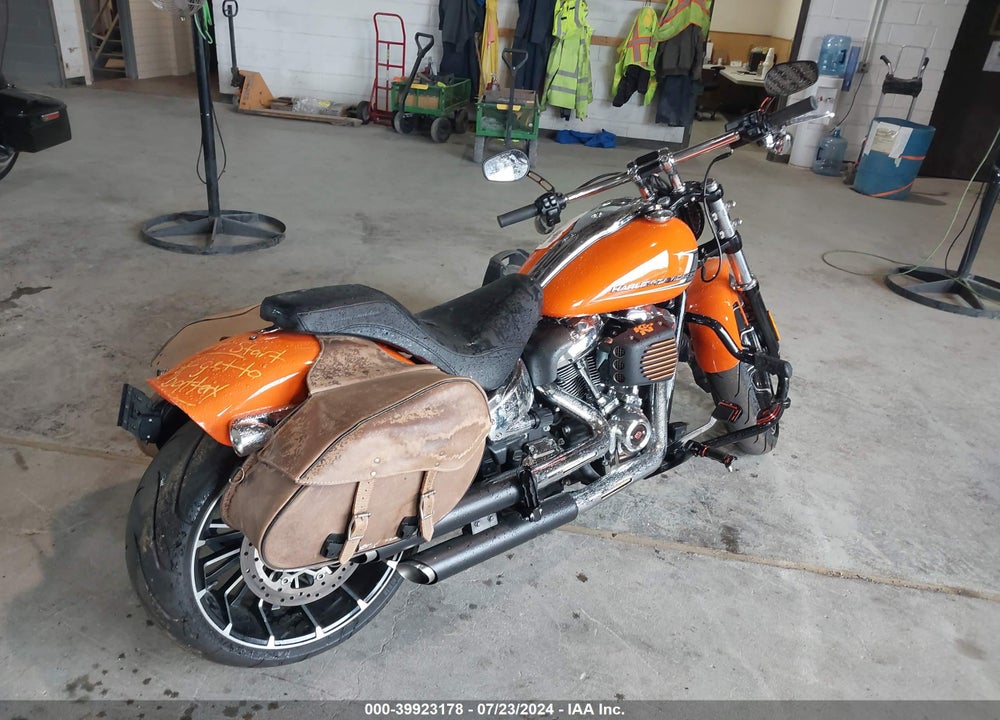 2023 HARLEY-DAVIDSON FXBR VIN: 1HD1YEZ11PB041661