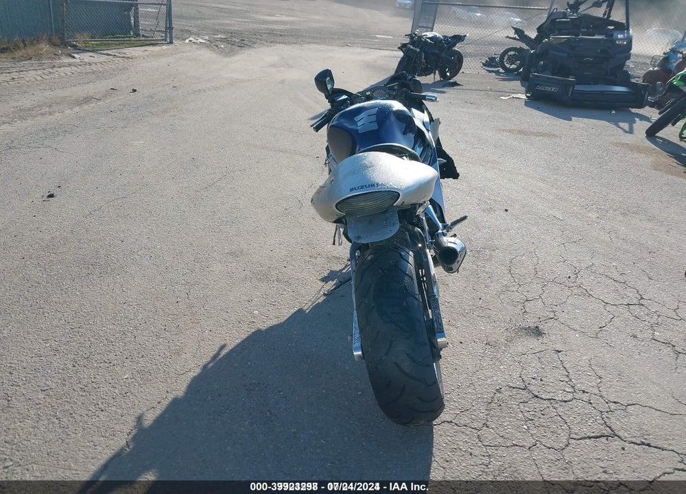 2005 SUZUKI GSX1300 RK5 VIN: JS1GW71A352109023