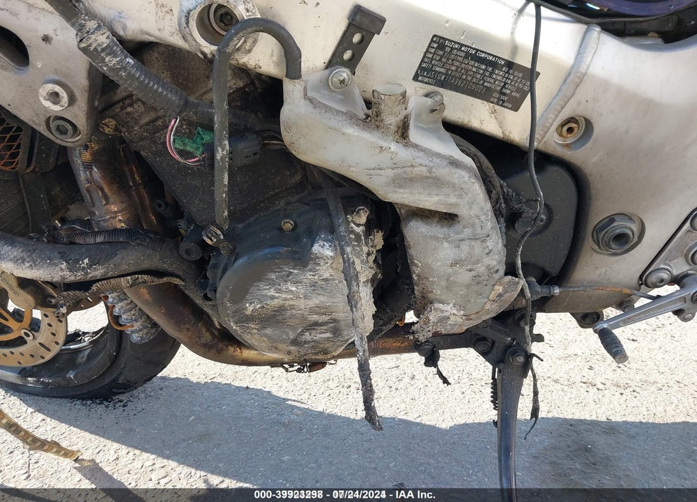 2005 SUZUKI GSX1300 RK5 VIN: JS1GW71A352109023
