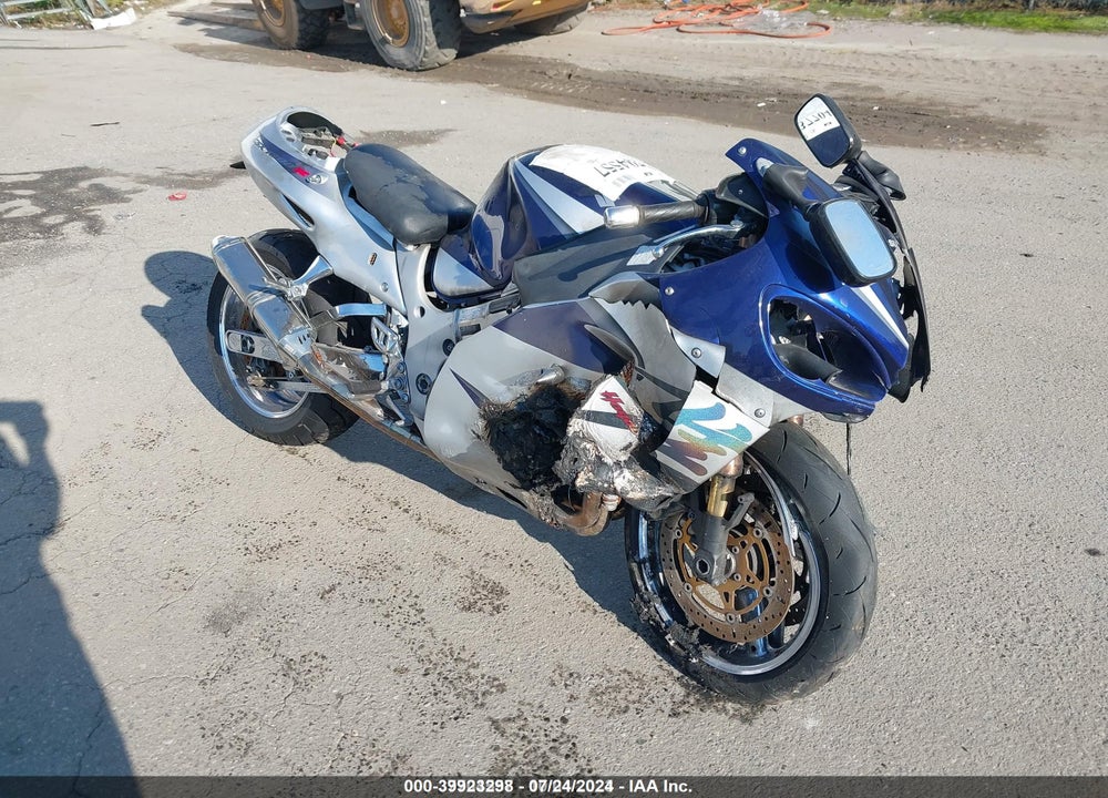 2005 SUZUKI GSX1300 RK5 VIN: JS1GW71A352109023