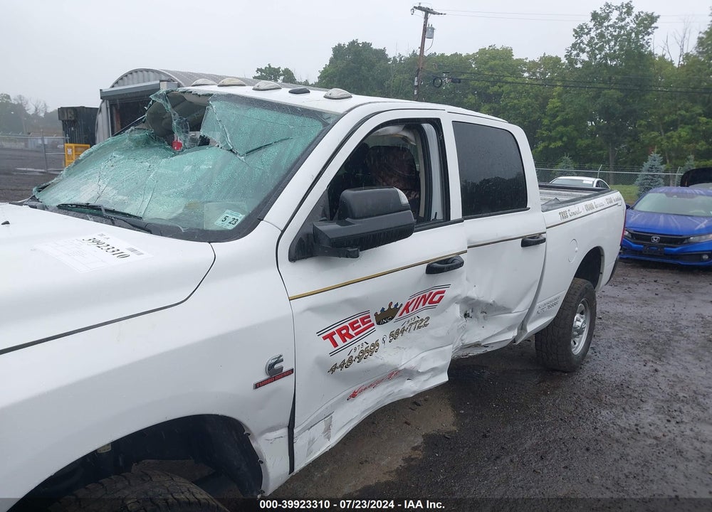 2018 RAM 2500 TRADESMAN 4X4 6'4 BOX VIN: 3C6UR5CLXJG232538