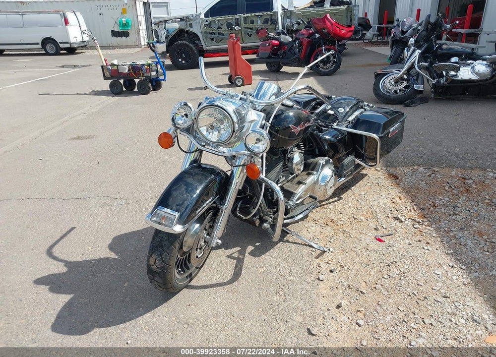 2013 HARLEY-DAVIDSON FLHR ROAD KING VIN: 1HD1FBM11DB611147