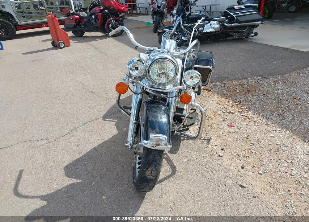 2013 HARLEY-DAVIDSON FLHR ROAD KING VIN: 1HD1FBM11DB611147