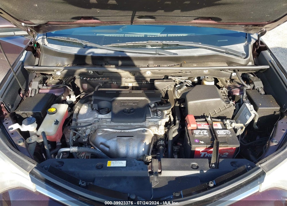 2018 TOYOTA RAV4 XLE VIN: 2T3WFREV8JW494431