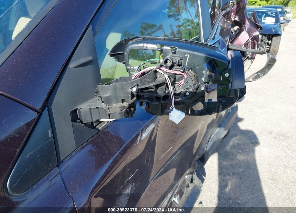 2018 TOYOTA RAV4 XLE VIN: 2T3WFREV8JW494431