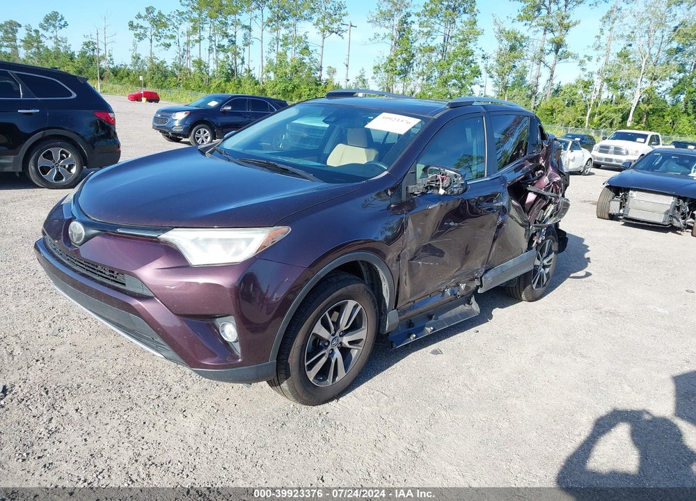 2018 TOYOTA RAV4 XLE VIN: 2T3WFREV8JW494431