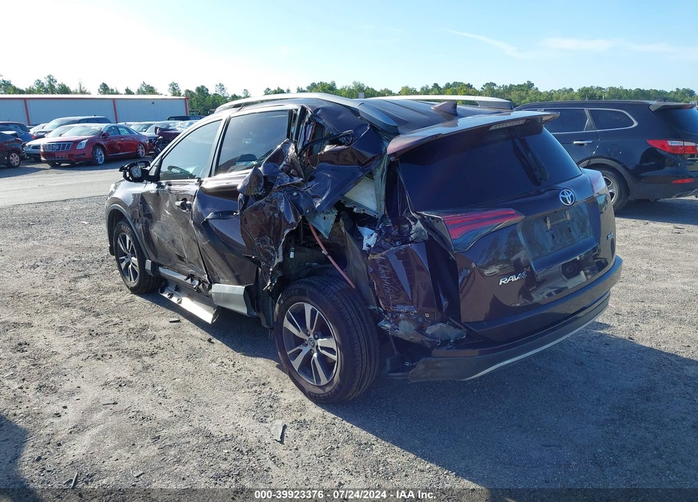 2018 TOYOTA RAV4 XLE VIN: 2T3WFREV8JW494431