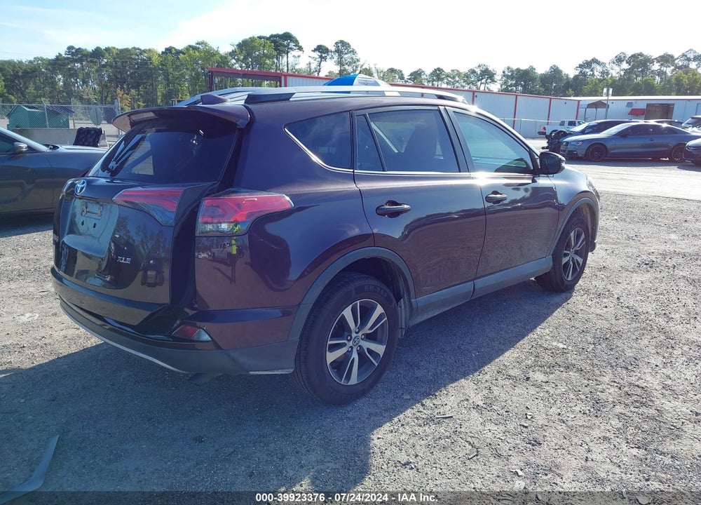 2018 TOYOTA RAV4 XLE VIN: 2T3WFREV8JW494431