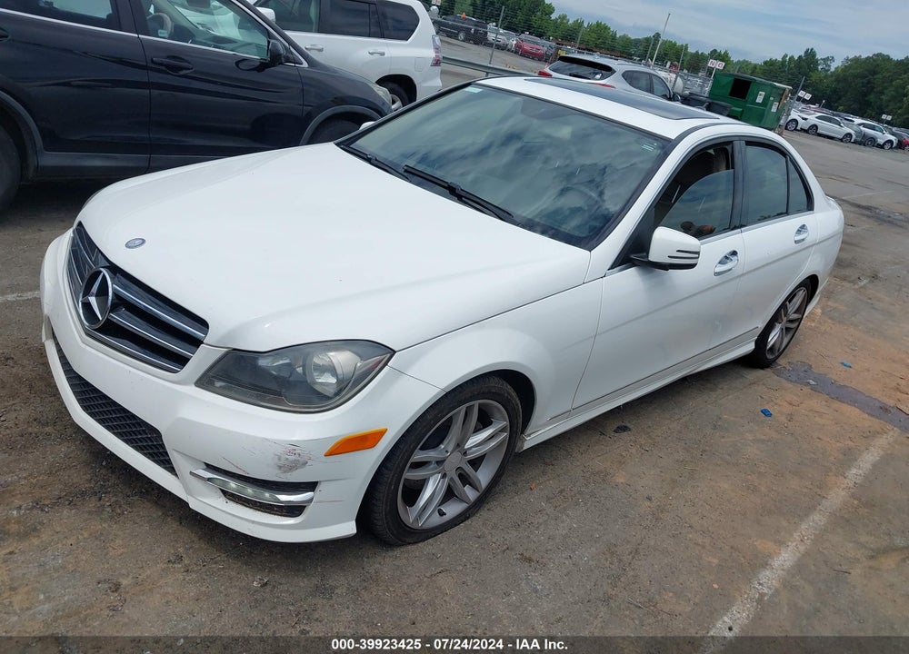 2014 MERCEDES-BENZ C 250 LUXURY/SPORT VIN: WDDGF4HB5ER305853