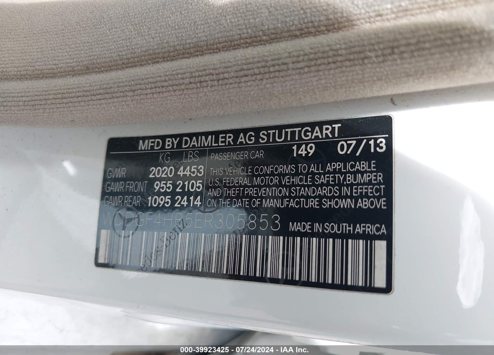 2014 MERCEDES-BENZ C 250 LUXURY/SPORT VIN: WDDGF4HB5ER305853