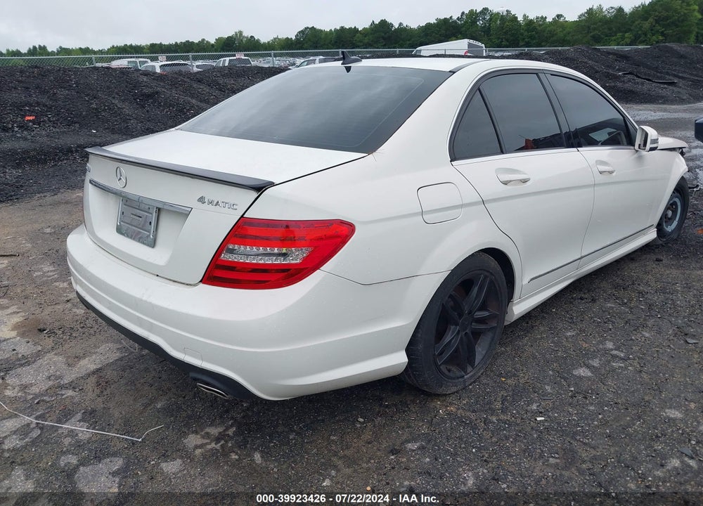 2012 MERCEDES-BENZ C 300 LUXURY 4MATIC/SPORT 4MATIC VIN: WDDGF8BB7CR204231