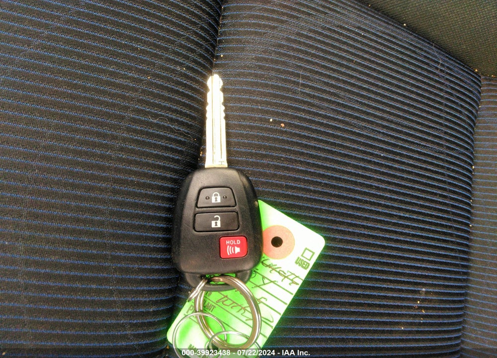 2015 TOYOTA PRIUS C TWO VIN: JTDKDTB36F1580296