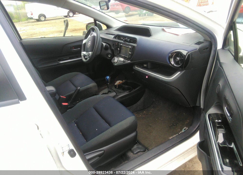2015 TOYOTA PRIUS C TWO VIN: JTDKDTB36F1580296