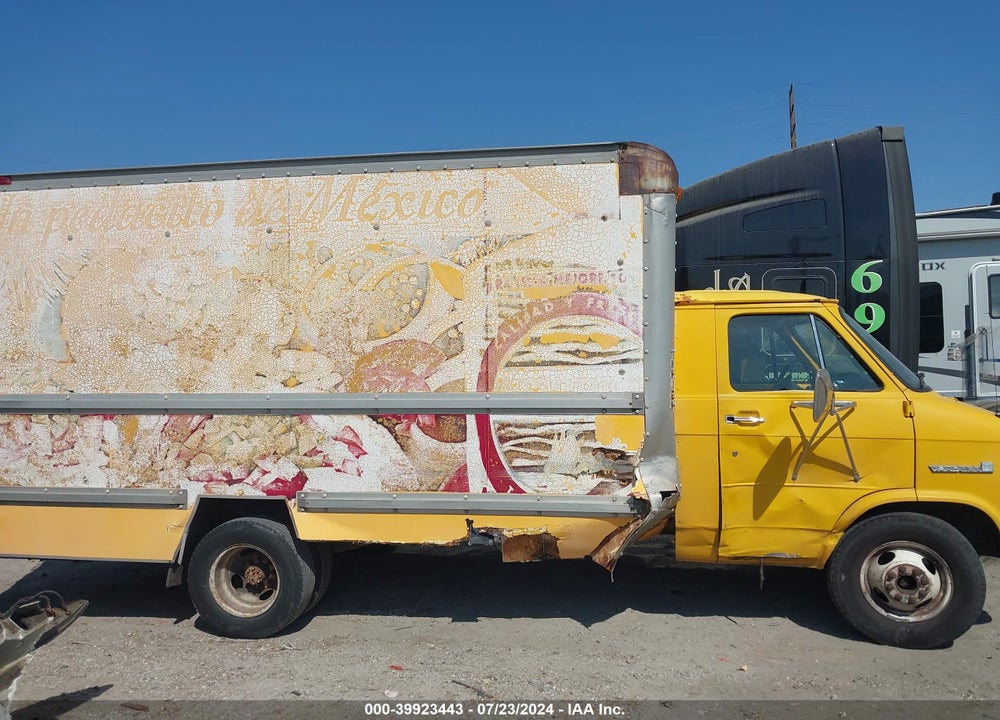 1992 GMC CUTAWAY VAN G3500 VIN: 2GDHG31K8N4516242