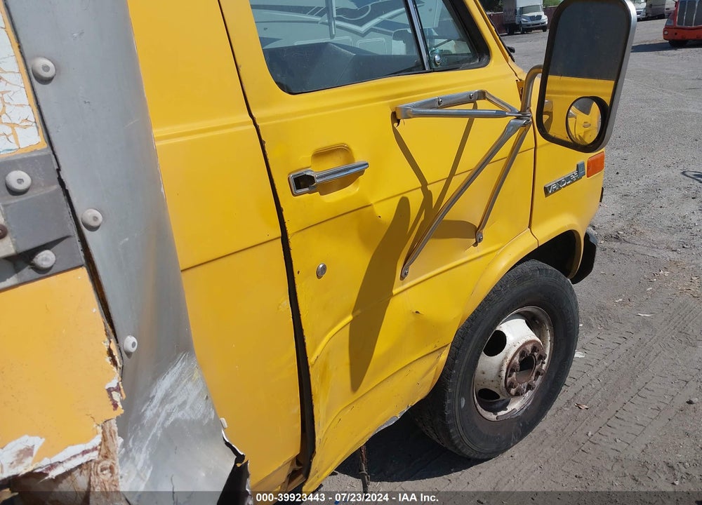 1992 GMC CUTAWAY VAN G3500 VIN: 2GDHG31K8N4516242