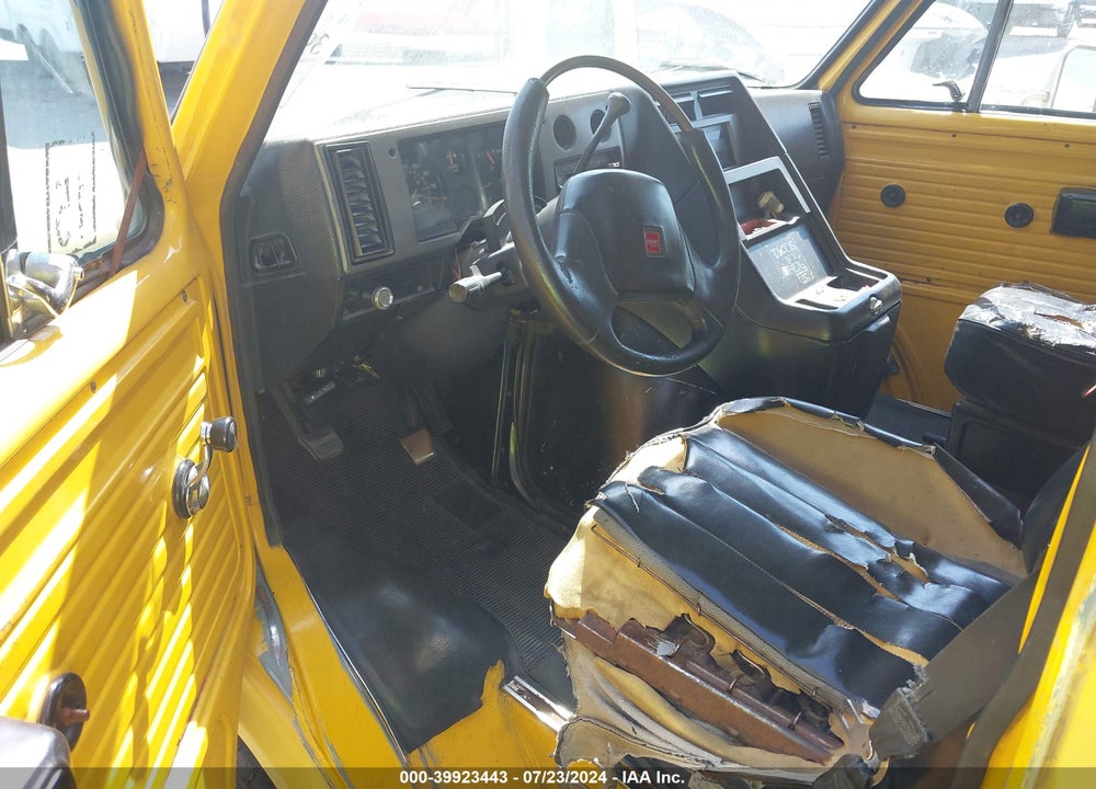 1992 GMC CUTAWAY VAN G3500 VIN: 2GDHG31K8N4516242