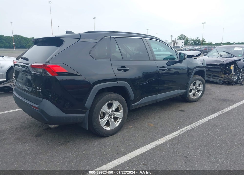 2020 TOYOTA RAV4 XLE VIN: 2T3P1RFV8LW084829