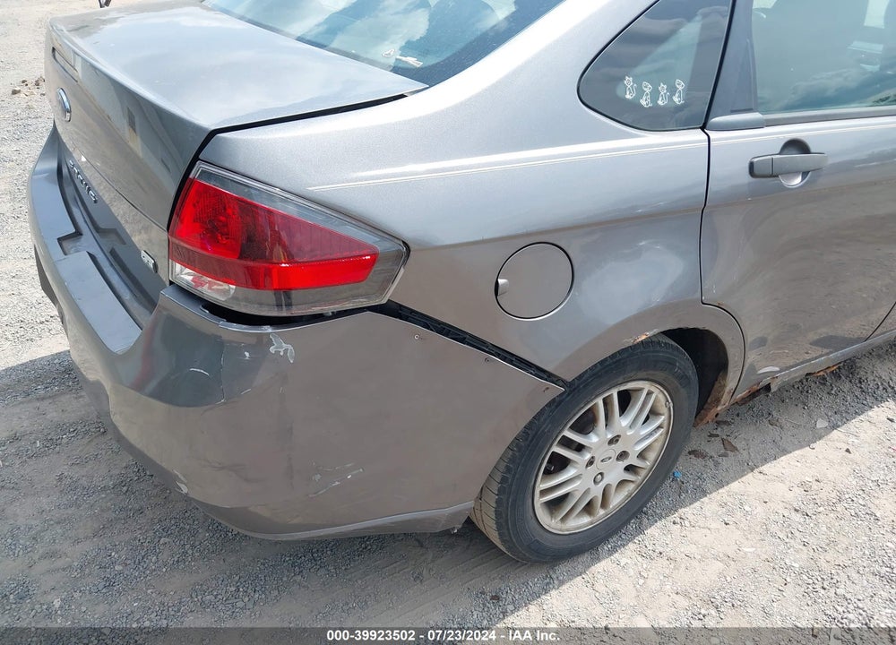 2011 FORD FOCUS SE VIN: 1FAHP3FN5BW105853