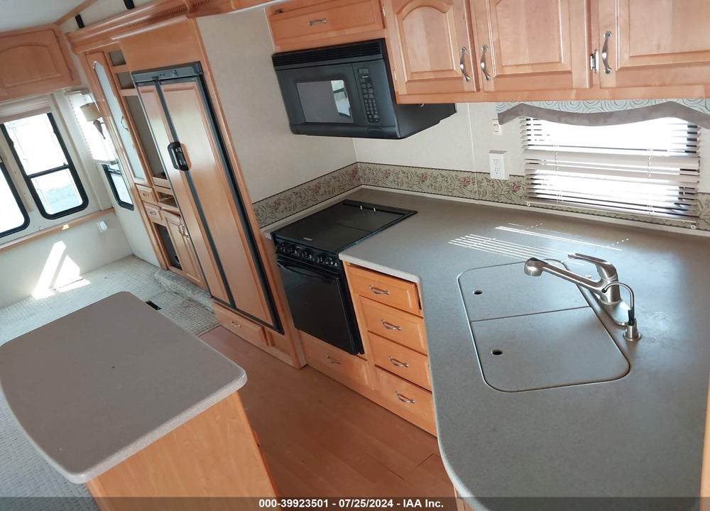 2007 CARRI-LITE FIFTH WHEEL SERIES VIN: 16F62C5RX71B16357