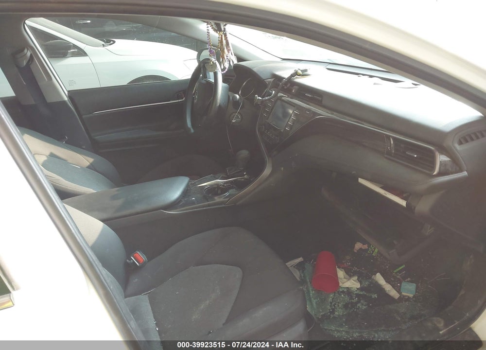 2019 TOYOTA CAMRY LE VIN: 4T1B11HK7KU773864