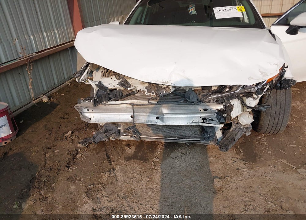 2019 TOYOTA CAMRY LE VIN: 4T1B11HK7KU773864