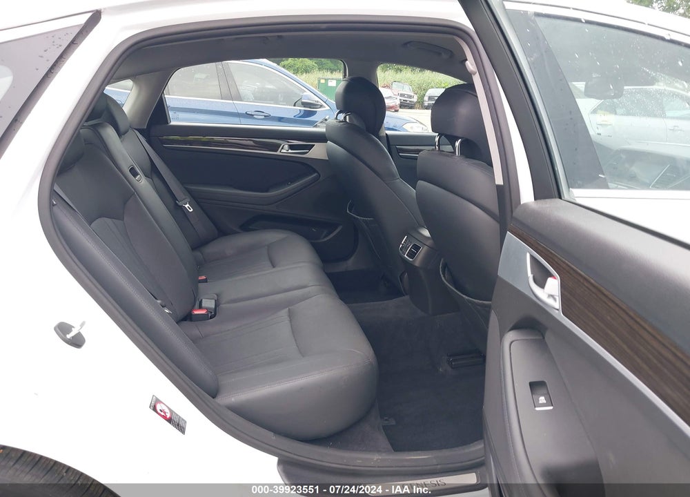 2015 HYUNDAI GENESIS 3.8 VIN: KMHGN4JE6FU054644