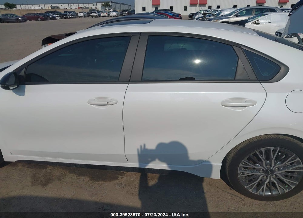 2024 KIA FORTE GT LINE VIN: 3KPF54AD2RE739556