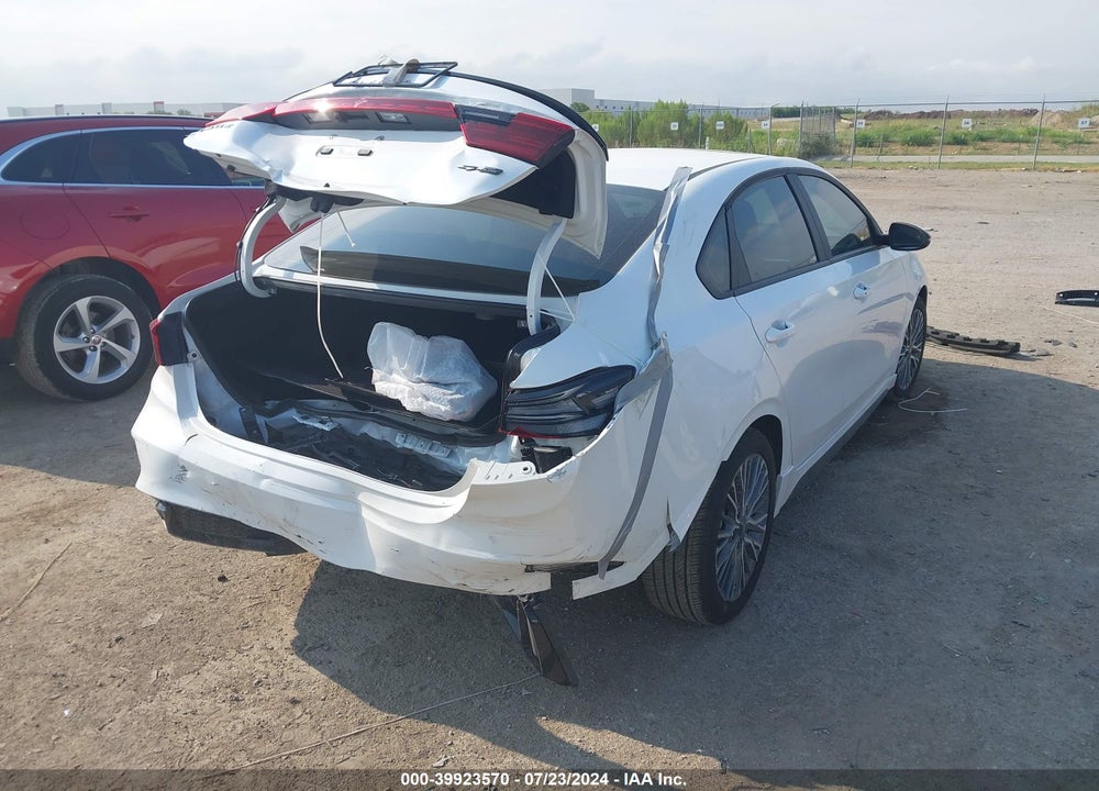 2024 KIA FORTE GT LINE VIN: 3KPF54AD2RE739556